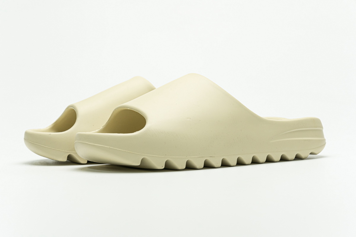 Adidas Yeezy Slide “Desert Sand” - Image 3